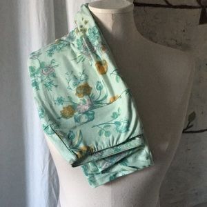 🦄 LuLaRoe OS Floral Leggings 🦄